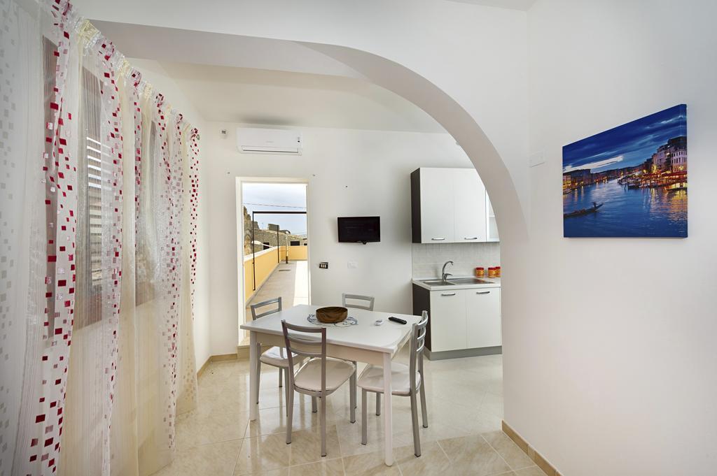 Apartamento Casa Vacanza Saraceno Castellammare del Golfo Habitación foto